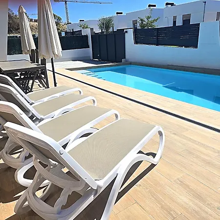 Modern 3br Wih Private Pool And Private Access *